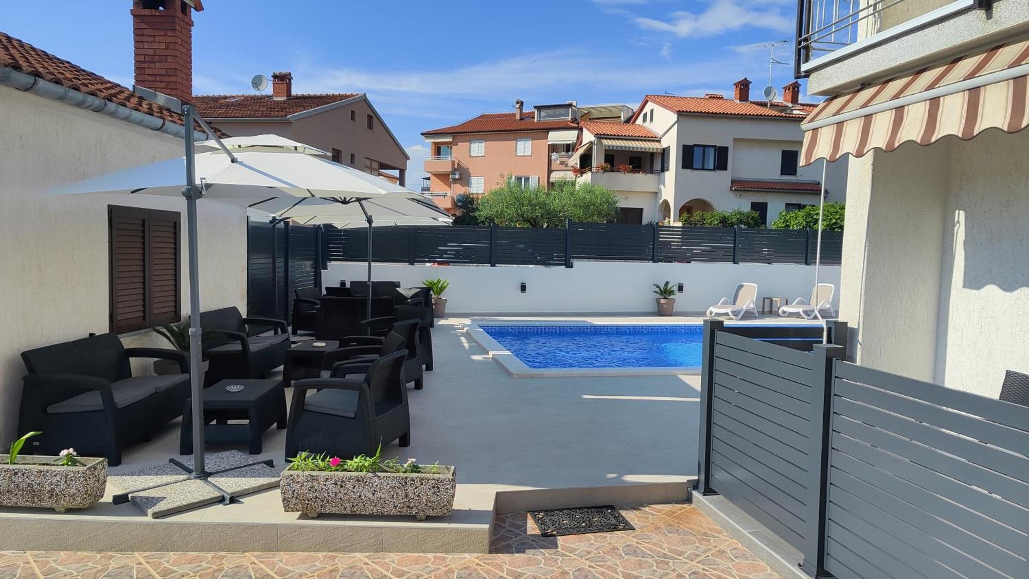 Viktor Rooms And Apartments 2 Rovigno Esterno foto