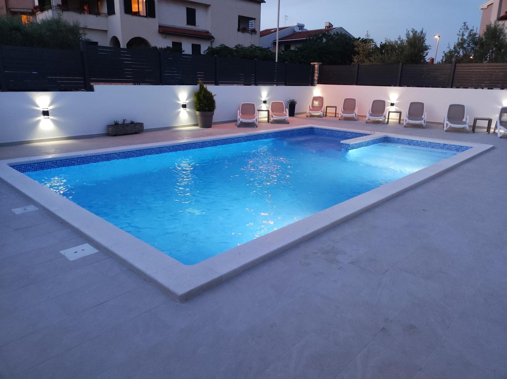 Viktor Rooms And Apartments 2 Rovigno Esterno foto