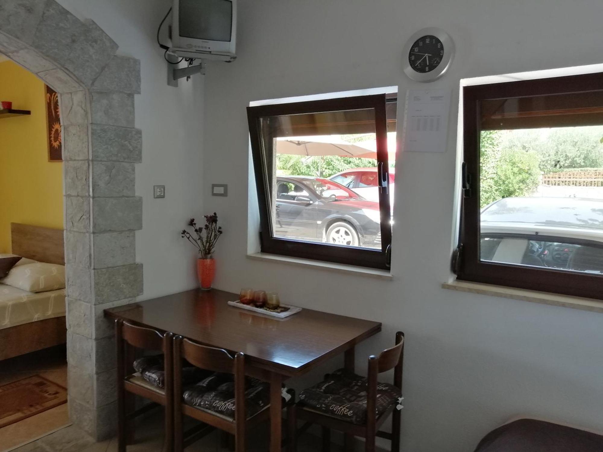 Viktor Rooms And Apartments 2 Rovigno Esterno foto