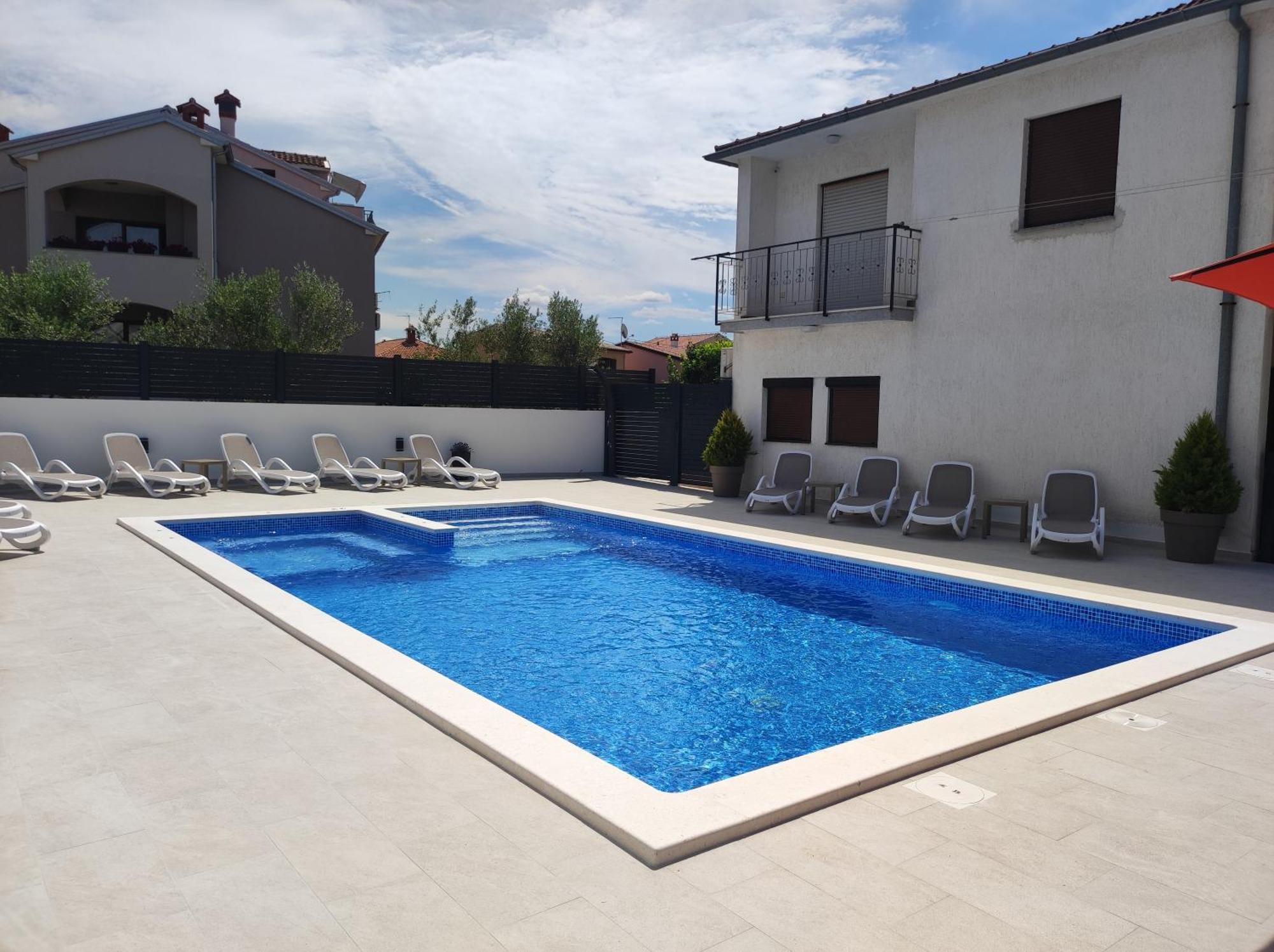 Viktor Rooms And Apartments 2 Rovigno Esterno foto